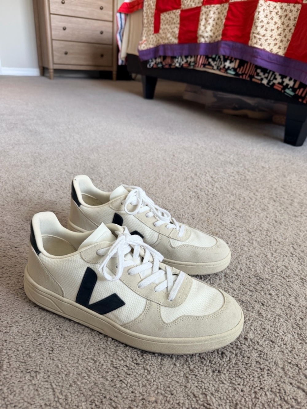 Veja Men’s V-10 Sneakers in White, Cream and Navy Size 11.5